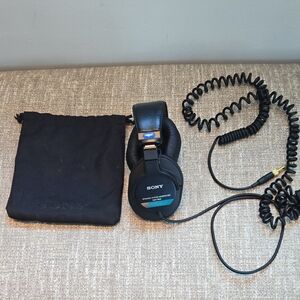 Sony Black Professional Headphones with Coiled Cable